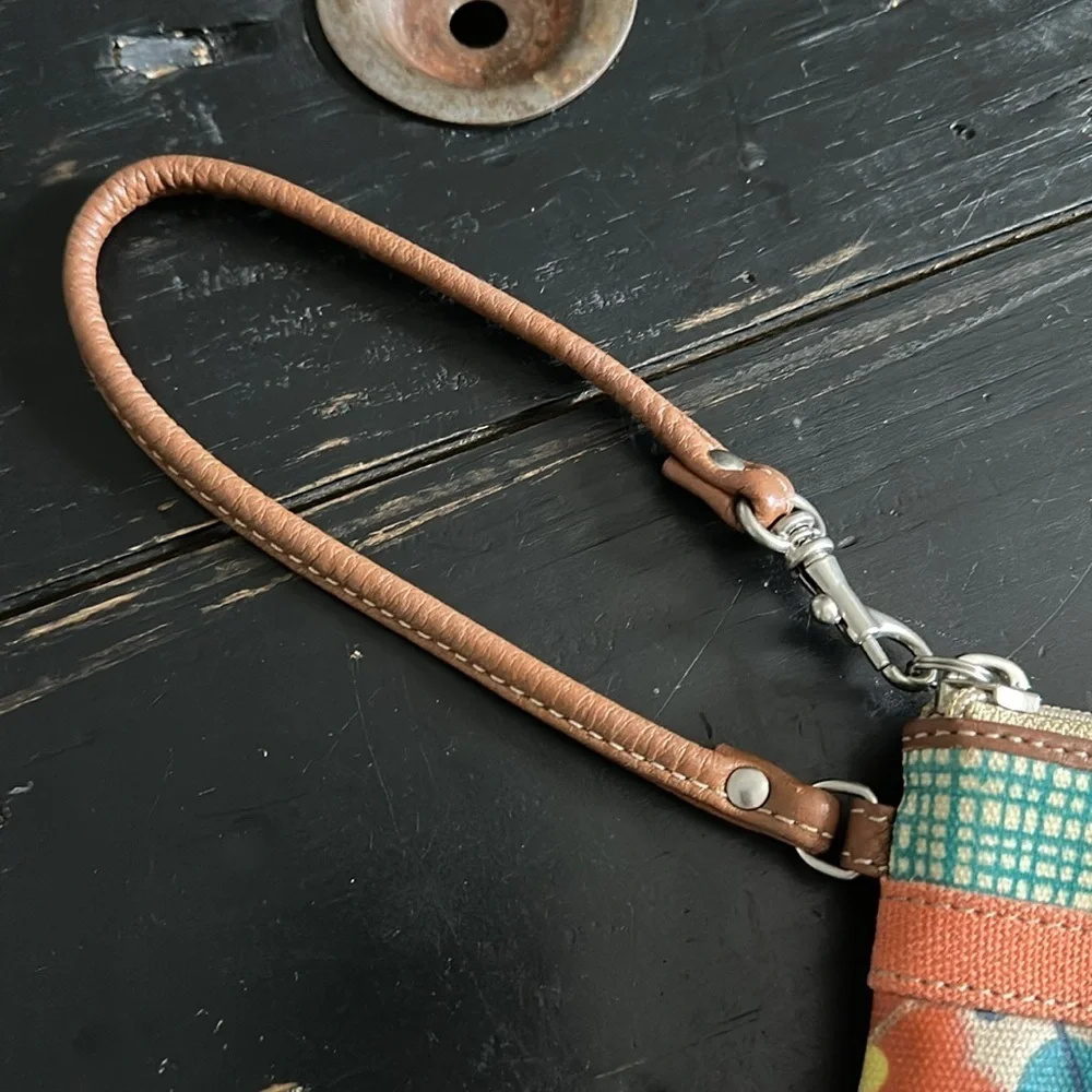 FOSSIL Floral Print Coated Canvas Wristlet with Leather Trim